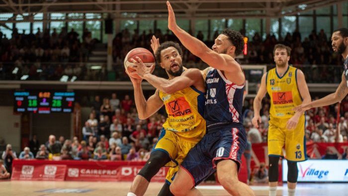 givova scafati basket ko a reggio emilia 78 70 dopo un supplementare