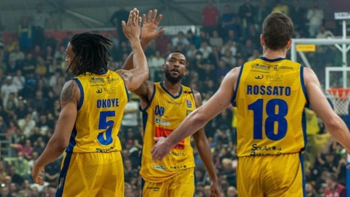 givova scafati basket ko a varese serie a la classifica verso l ultimo atto