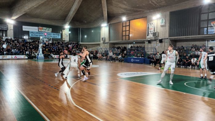 la ble deco juvecaserta vince a corato 79 96