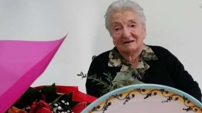 doppia festa di pasquetta a zungoli per i 101 anni di pasqualina raffa