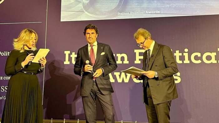 italian political awards premiati due parlamentari campani della lega