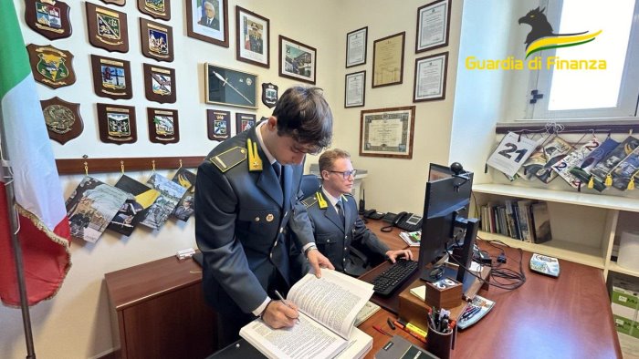 amianto nelle profondita di un terreno agricolo terreno sequestrato