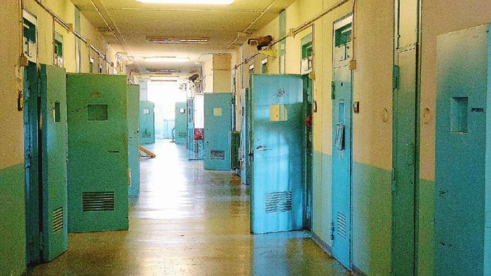 pugni calci e manganellate i segreti del miglio verde svelati in aula