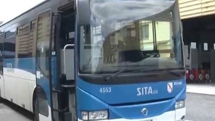 soppressa la fermata bus ad atrani l amministrazione protesta con la sita