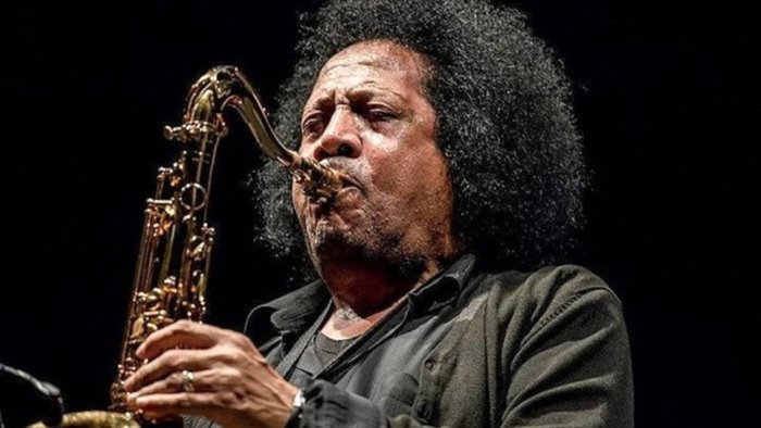 riverberi ci sono james senese eugenio finardi e peppe servillo