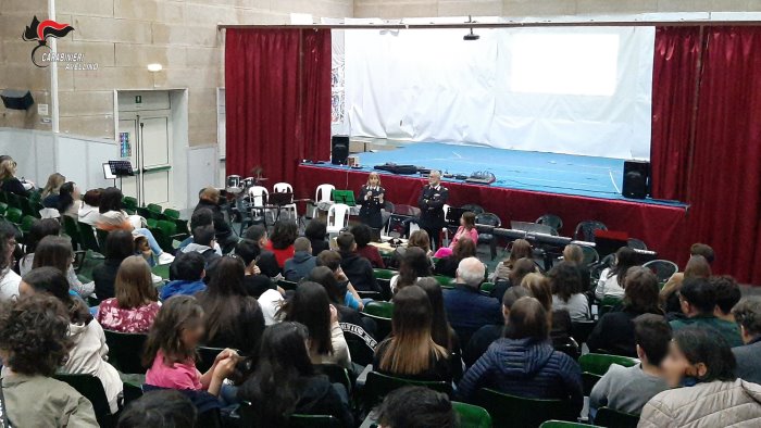 cultura della legalita i carabinieri di ariano irpino incontrano gli studenti