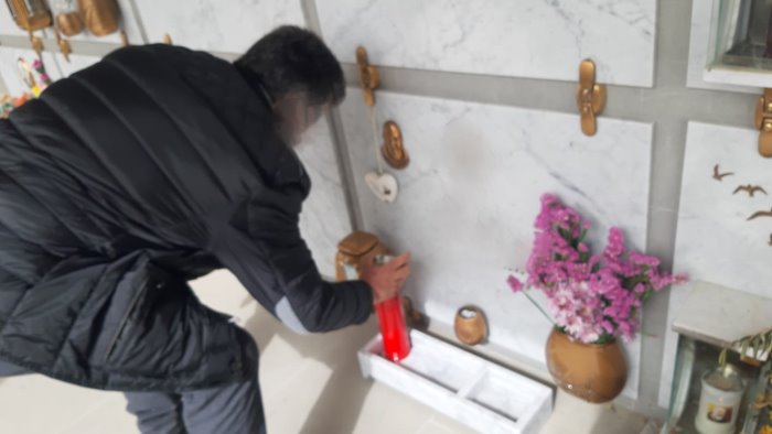 ariano squallida azione anche nel giorno di pasqua al cimitero