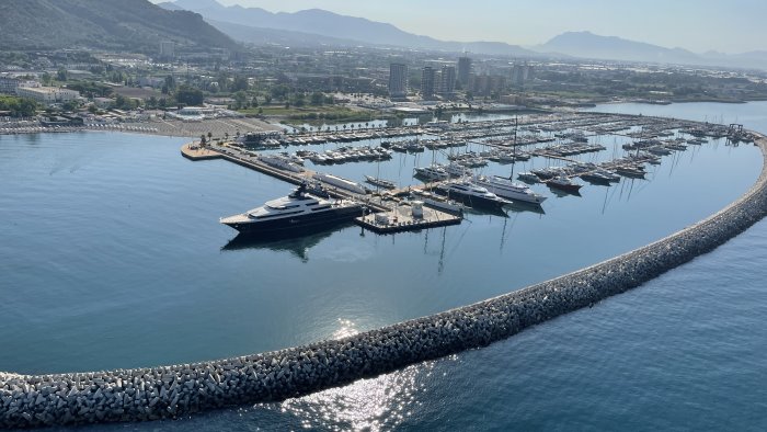 myba charter show marina d arechi protagonista all evento del lusso