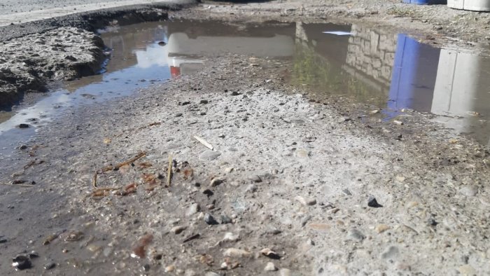 ariano perdita di acqua lungo la statale 90 delle puglie a cardito