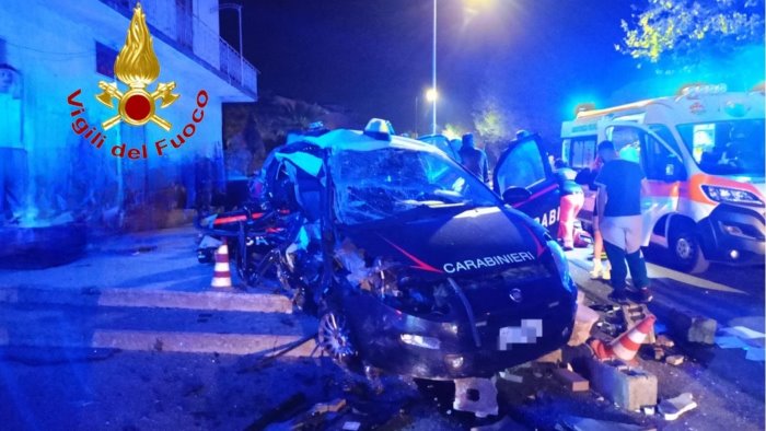 tragico incidente nel salernitano perdono la vita due giovani carabinieri
