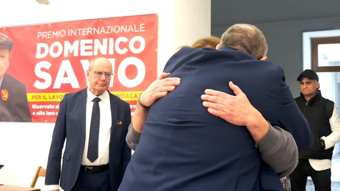 ischia lacrime e abbracci tra familiari vittime monte vezzi e sisma amatrice