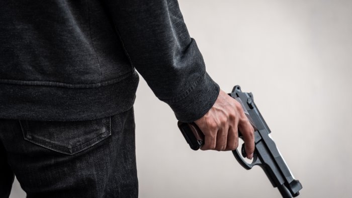 rapine a cercola e pollena trocchia fermato un 30enne