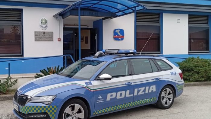 marcianise rubano bancali di tonno e aperitivi bottino 200 000 euro