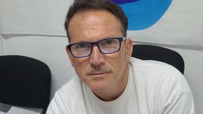 caos bus ad amalfi capolinea pericoloso e viabilita in tilt