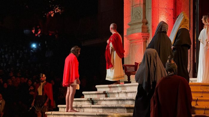 rievocazione storica della passione di cristo a gesualdo fede e antichi riti