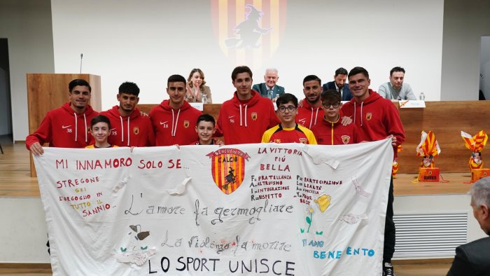 apice presentato il progetto della colomba e dell uovo pasquale le foto