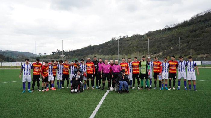 amichevole di apice segnano lanini e perlingieri le foto
