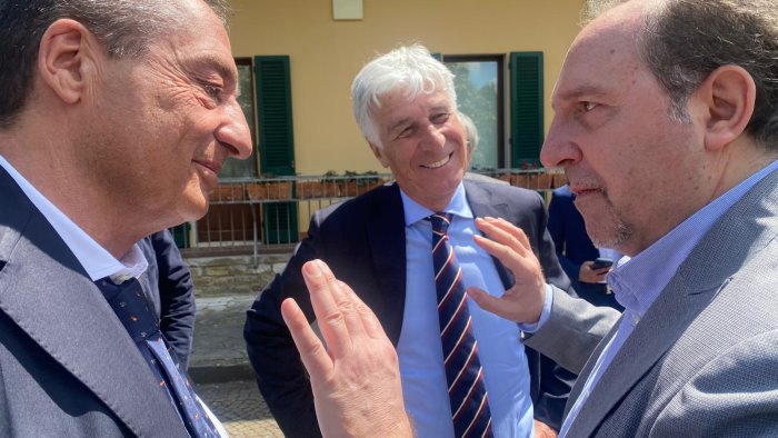 gasperini premiato a coverciano napoli citta bellissima azzurri lanciatissimi