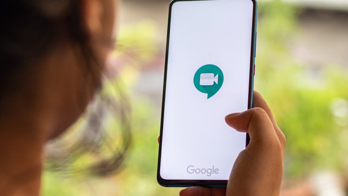 mo e guerra nuovo caso di stalking studentessa si barrica in casa