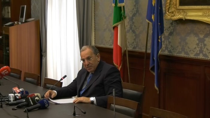 edilizia alimentari pulizia e vendita veicoli 6 interdittive antimafia