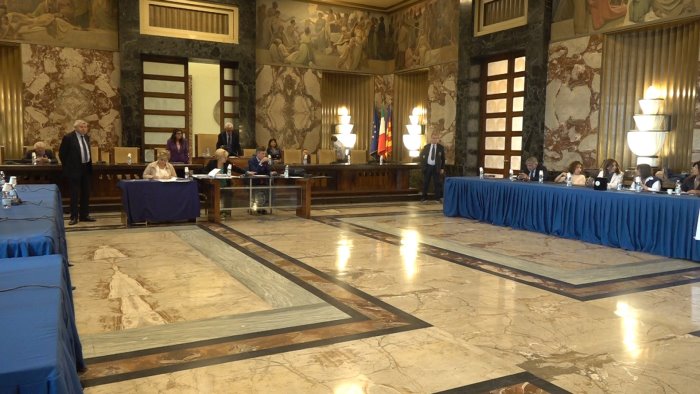 salerno il caso onmic in consiglio comunale scintille pecoraro napoli