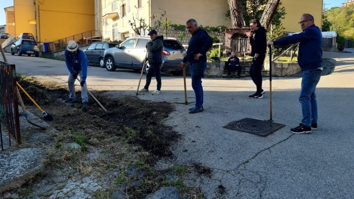 ariano rodegher gli abitanti provano a restituire decoro al loro quartiere