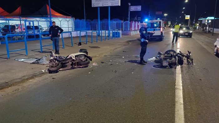 terribile incidente frontale tra due motorini 59enne in prognosi riservata
