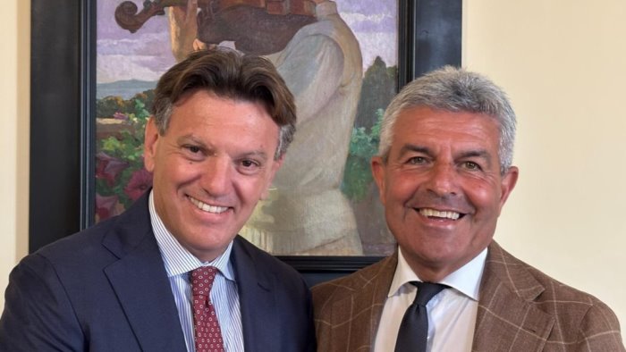 con atlante delle nuvole benevento capitale della poesia contemporanea