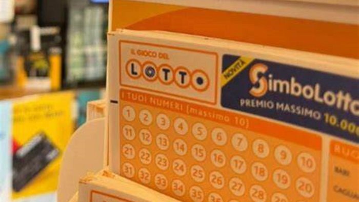 lotto doppia vincita ad avellino la fortuna bacia l irpinia
