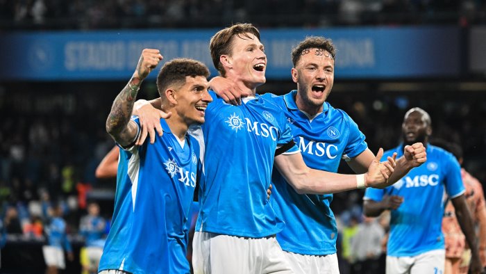 caccia al biglietto per la volata scudetto di lorenzo guida il sogno azzurro