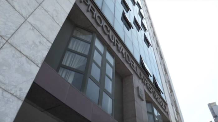 la magistratura indaga sul modello campania di de luca