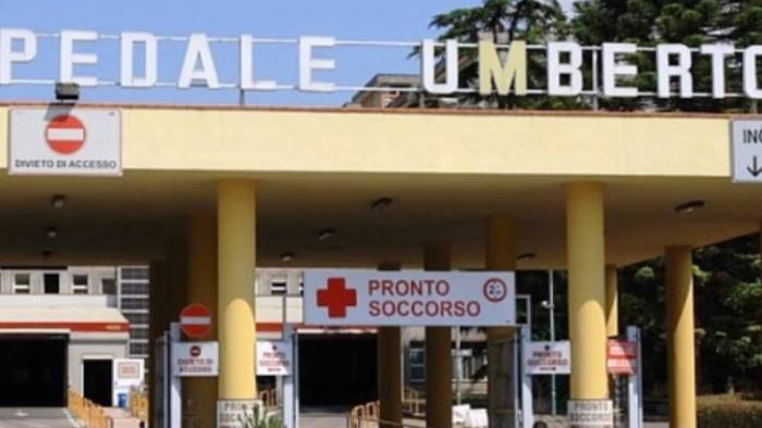ospedale nocera donna incinta contagiata chiude ginecologia