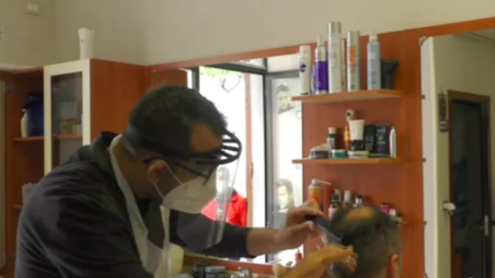 riaprono i barbieri ecco come funziona la fase 2