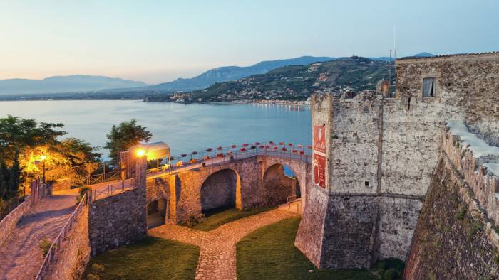 rinegoziato il mutuo del castello sgravio da 1 2 milioni