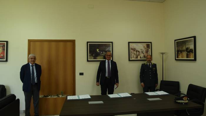 un protocollo per fronteggiare l evasione fiscale nell agro