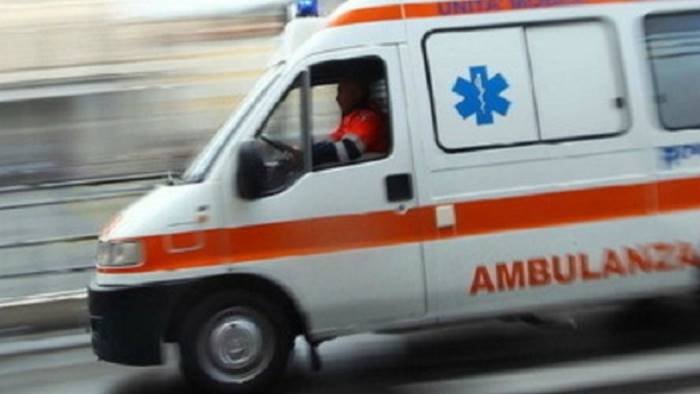 tragedia a baronissi 63enne si toglie la vita in casa