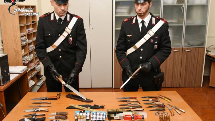 spari contro saracinesca a pagani arrestato 53enne