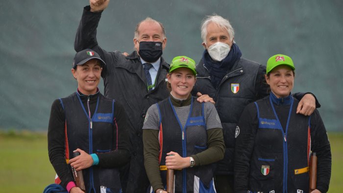 tiro a volo azzurri protagonisti davanti al presidente malago