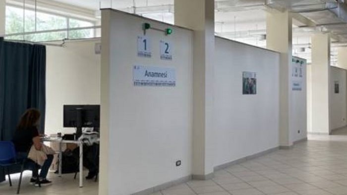 frattamaggiore in funzione il nuovo hub vaccinale