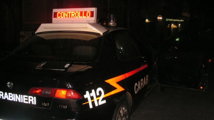 metta la mascherina aggredisce i carabinieri arrestato