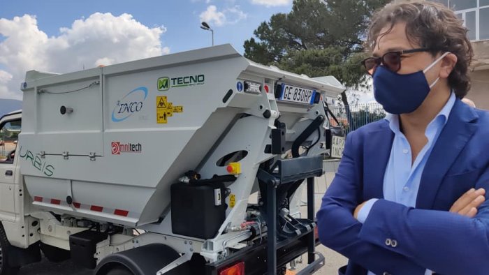 pagani tre nuovi mezzi dalla regione per la differenziata