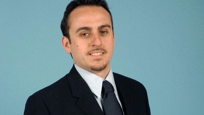 atripalda piano parcheggi fdi chiama il comune