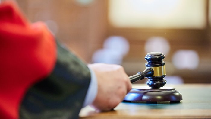 giudice di pace di eboli il caso finisce in parlamento