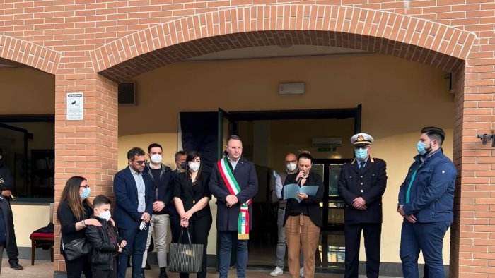 pellezzano intitolata a lino trezza la biblioteca e l archivio storico comunale