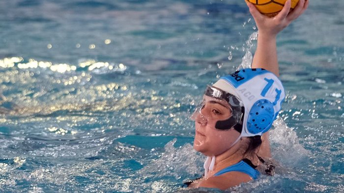 pallanuoto a2 femminile napoli si prende il derby col volturno