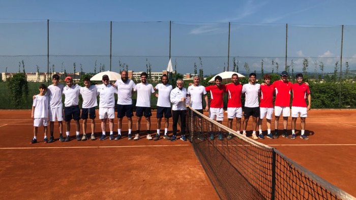 tennis b1 il tc 2002 benevento inizia con un pareggio a vicenza
