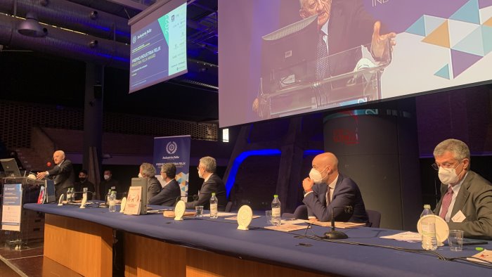 de luca alle imprese guardiamo con fiducia al futuro vi saremo vicino