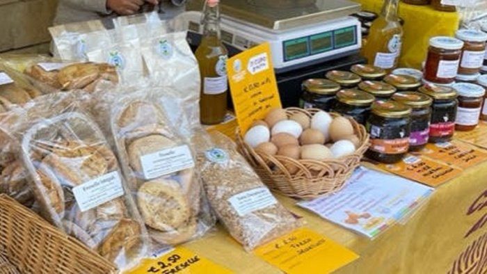 inaugurato il mercato a km zero di campagna amica a maddaloni