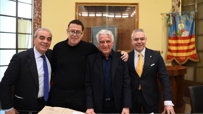 salerno rigoletto alza il sipario della stagione lirica al teatro verdi