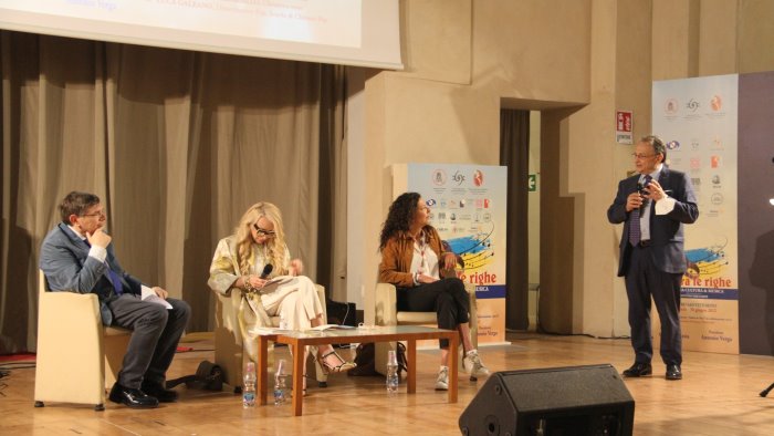 sopra le righe presentato il codice dei disonore di lauricella